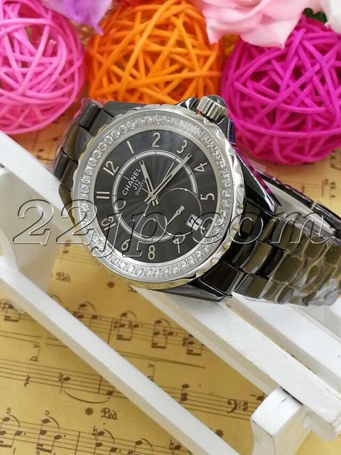 シャネル時計背面デザイン